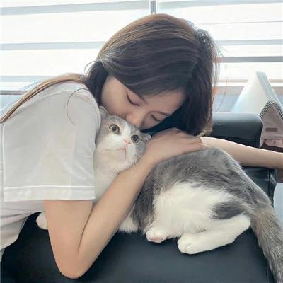 沉默不语的顾小姐